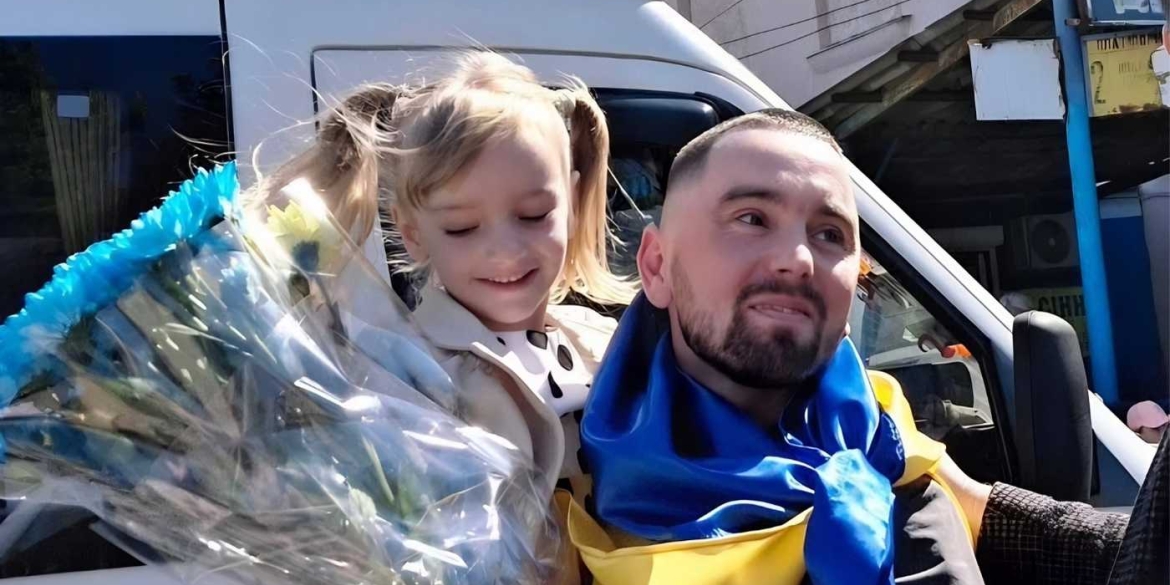 Мінус одне фото на «Алеї Надії» як на Вінниччині зустрічали воїна, що вижив у полоні