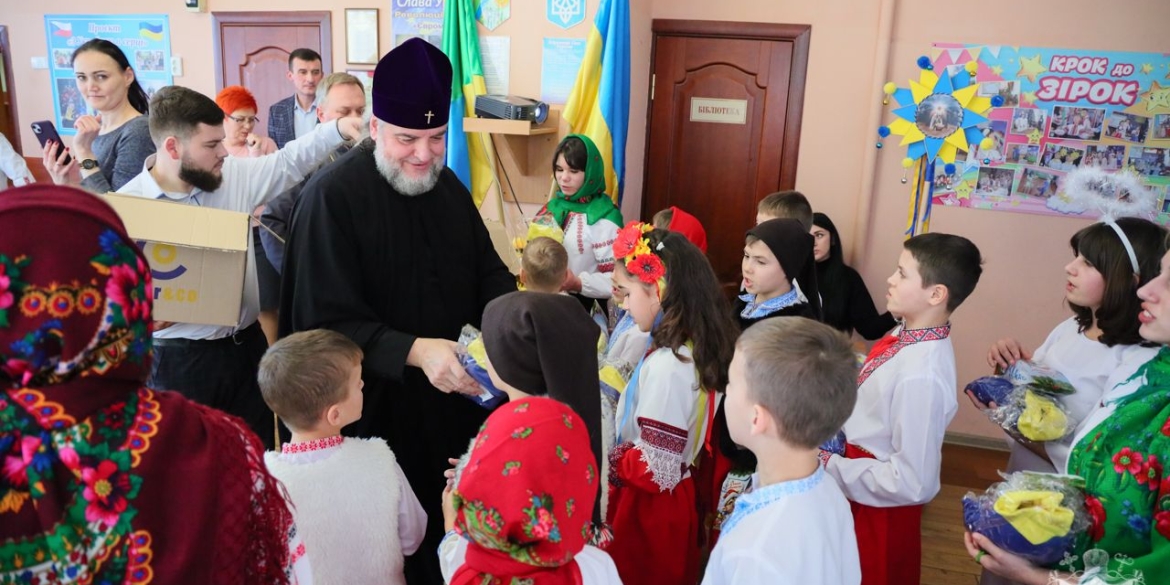 Митрополит Вінницький і Барський Симеон привітав дітей з Різдвом