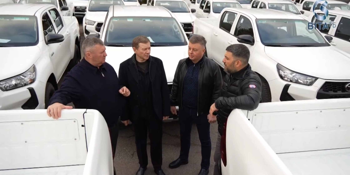 Міжрегіональний координаційний гуманітарний штаб передав ще 30 позашляховиків для фронту