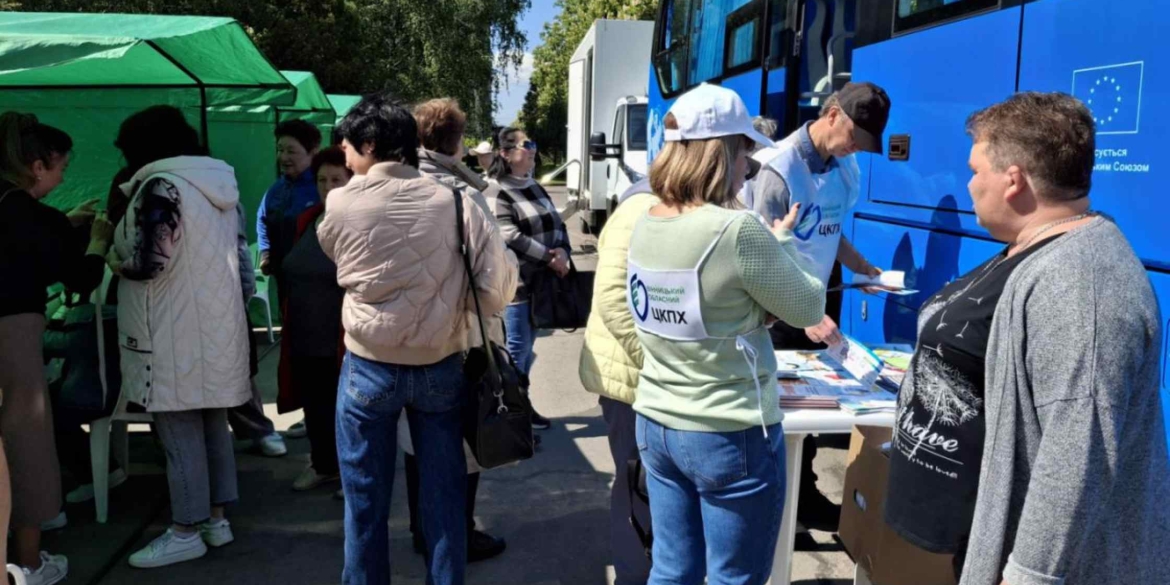 Мобільна амбулаторія та вакцинобус побували в Ладижині