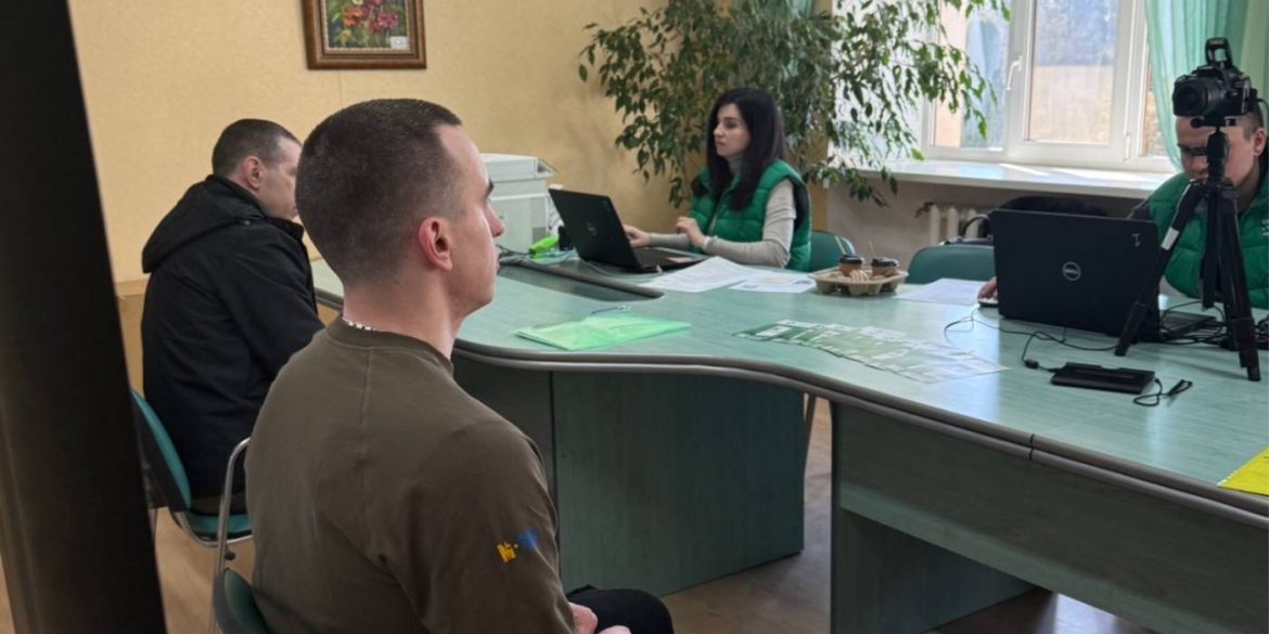 Мобільний сервісний центр видавав у Вінниці посвідчення звільненим з полону бійцям