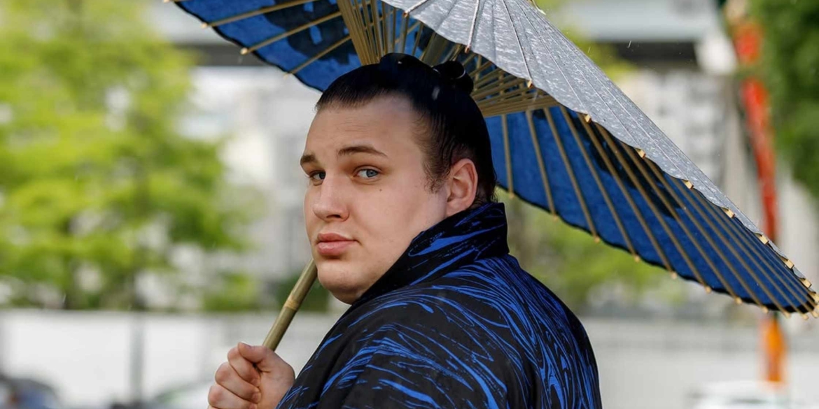 Вінницький сумоїст Аонішікі отримав новий церемоніальний одяг