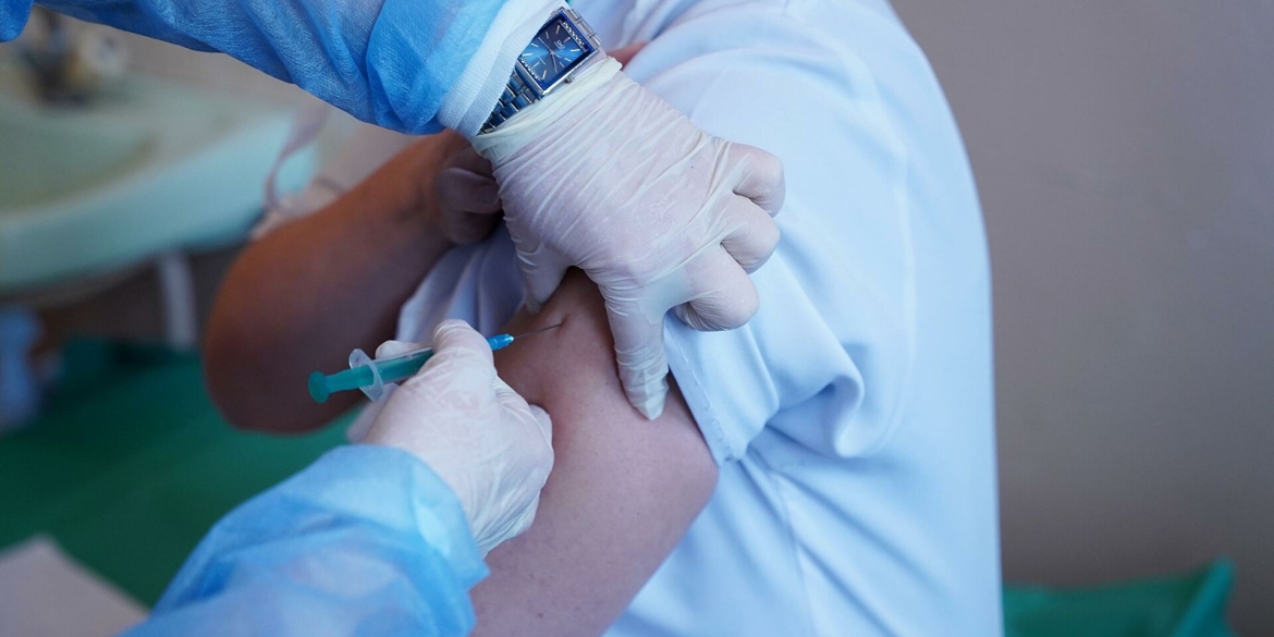 Могилів-Подільські прикордонники почали вакцинуватися бустерною дозою