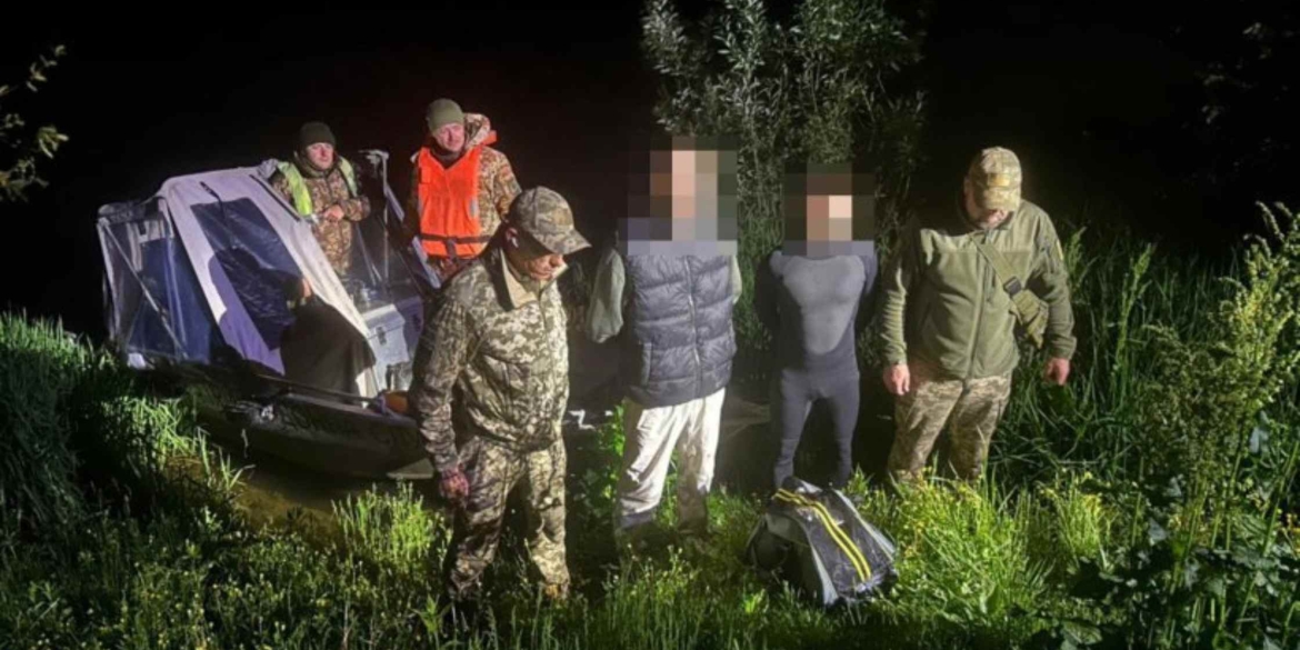 Могилів-Подільські прикордонники затримали на Дністрі двох порушників
