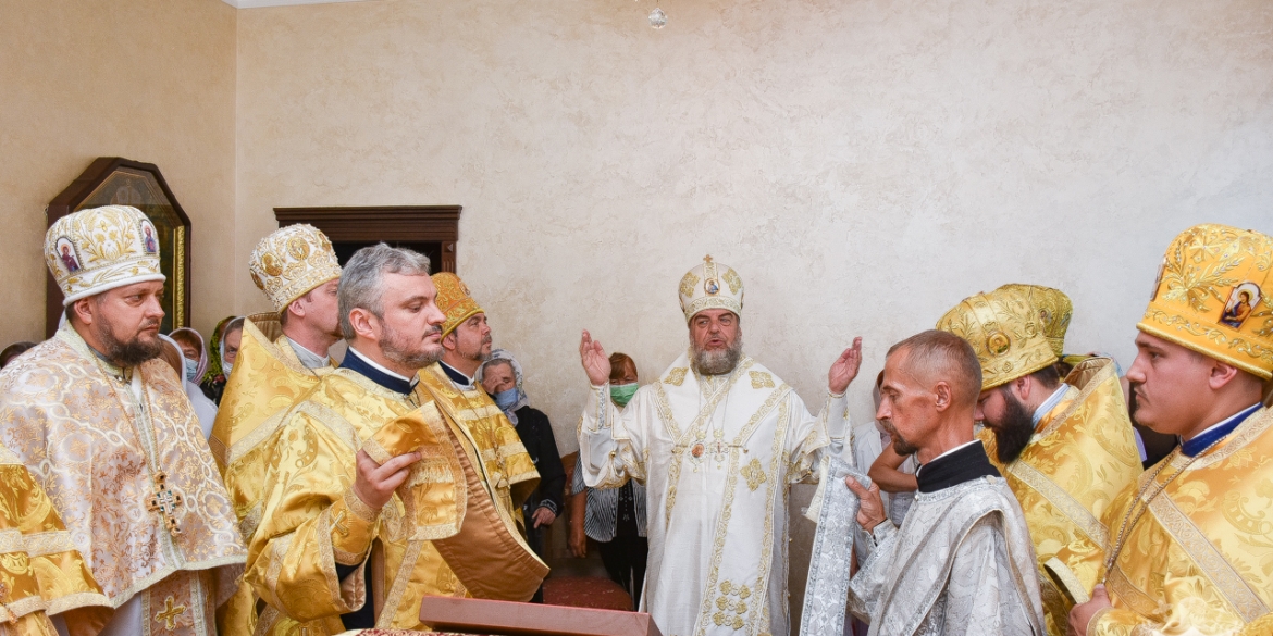 У відродженому у Вінниці жіночому монастирі звершили першу Літургію