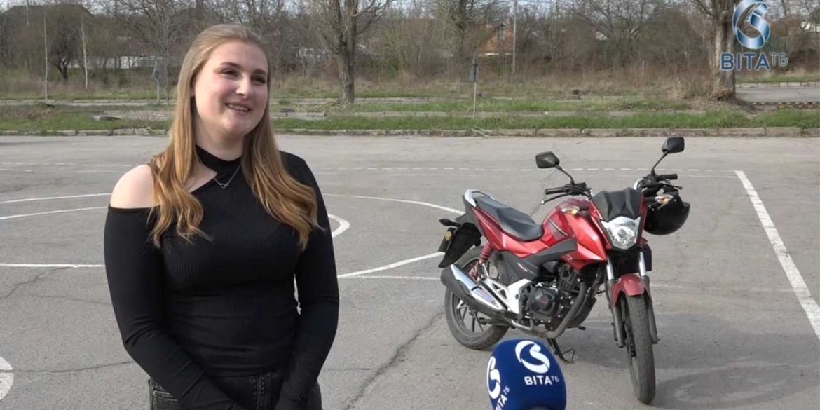 Мотобум у Вінниці чому дедалі більше дівчат обирають «двоколісних» та як скласти іспит без помилок