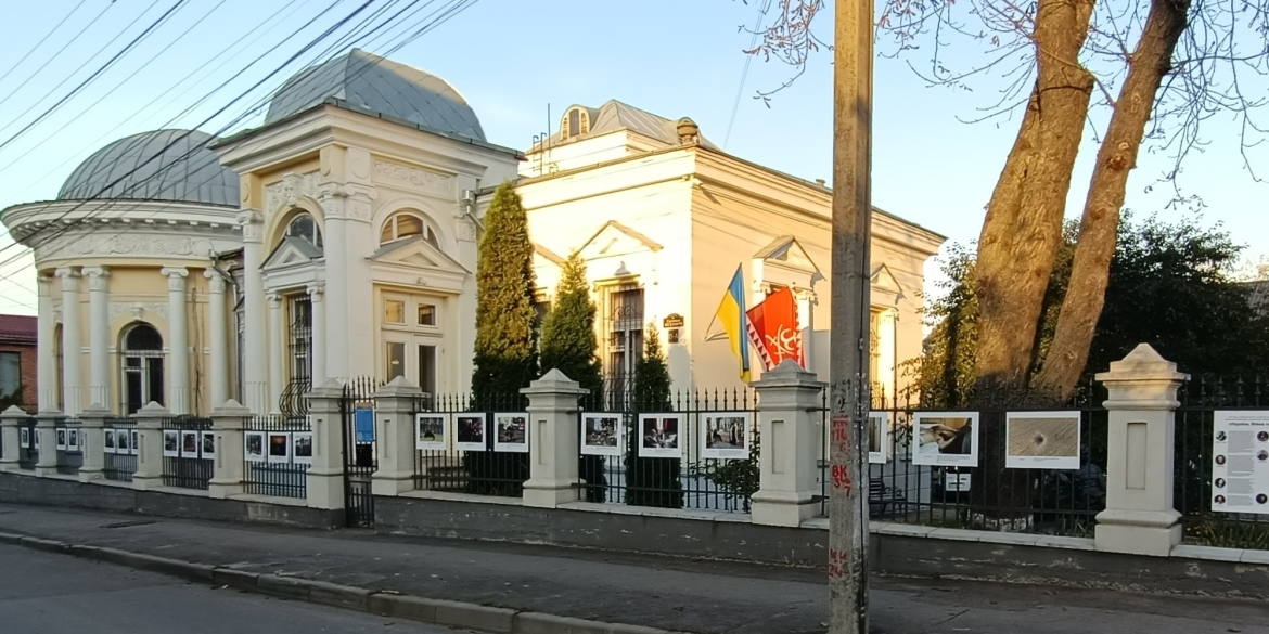 Музей Вінниці анонсує фотовиставку «Україна. Війна та опір»