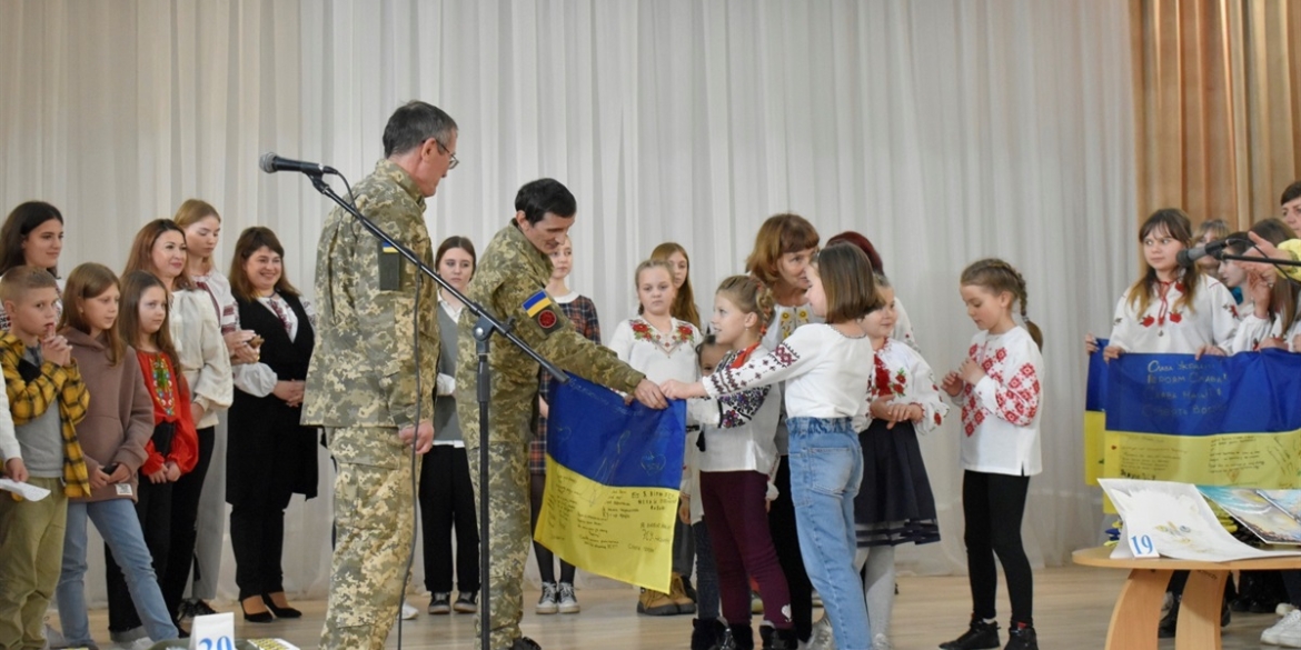 На благодійному аукціоні у Жмеринці зібрали 17,5 тис. грн для ЗСУ