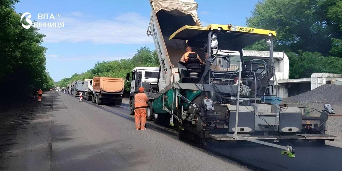 На дорогах Вінниччини за тиждень відремонтували понад 322 тисячі квадратних метрів покриття