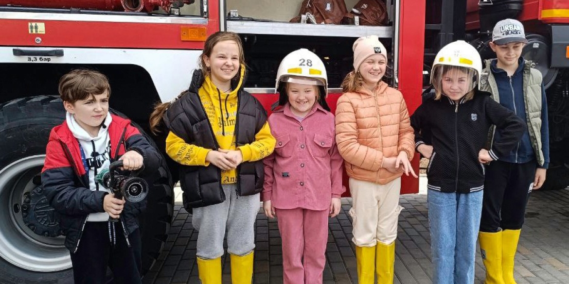 На екскурсію до пожежно-рятувального підрозділу Томашполя завітали школярі