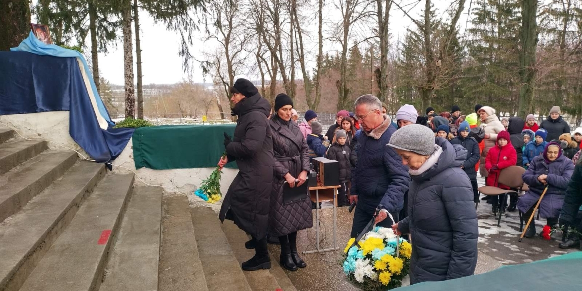 На фасаді Тарасівської гімназії відкрили меморіальні дошки Героям-землякам