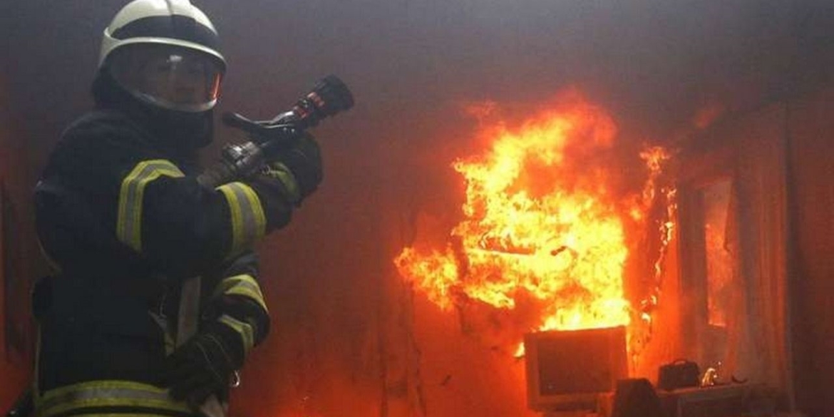 На Гайсинщині під часНа Гайсинщині під час пожежі в будинку загинув шестирічний хлопчик пожежі в будинку загинув шестирічний хлопчик