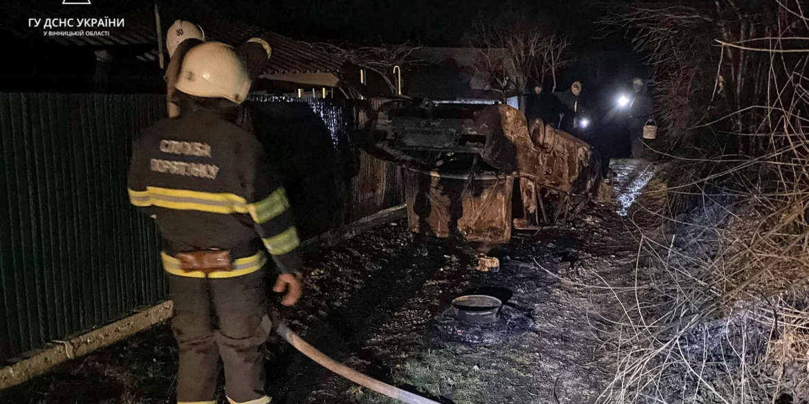 На Гайсинщині згорів автомобіль - в салоні машини знайшли мертву людину