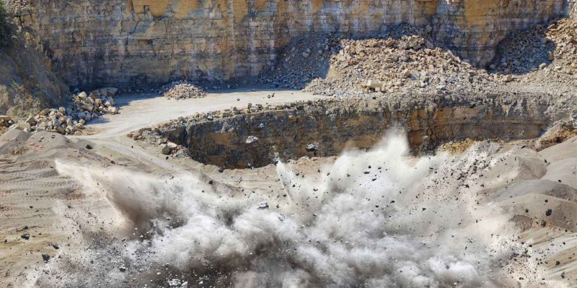 На Іванівському родовищі лунатимуть вибухи — населенню радять зберігати спокій