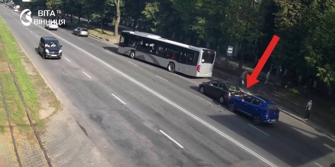 На Хмельницькому шосе у Вінниці зіткнулися два автомобілі