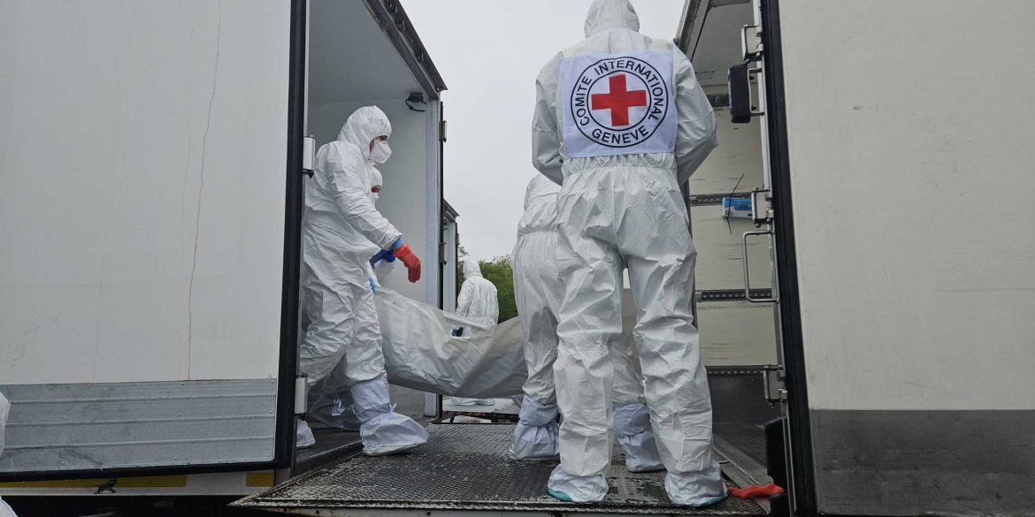 На щиті в Україну повернули тіла 909 полеглих оборонців