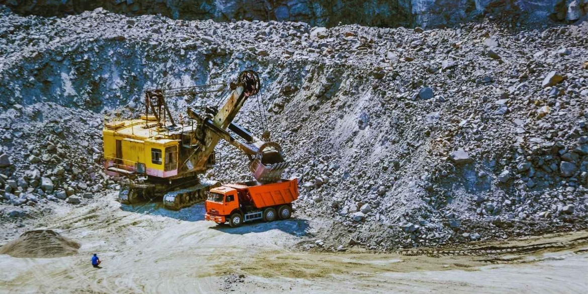 На Стрижавському кар'єрі другий день підряд лунатимуть вибухи