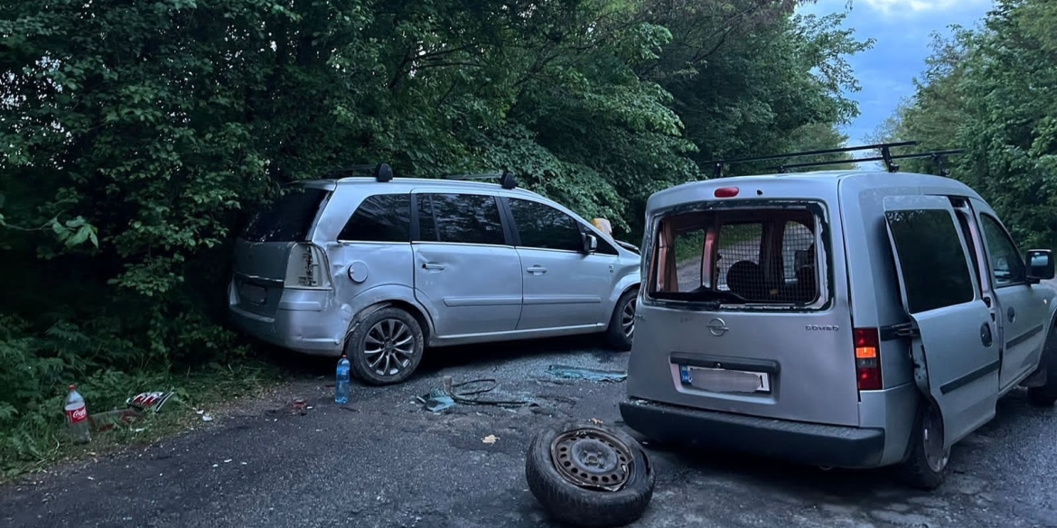 На трасі Вінниця - Ямпіль п'яний водій ВMW протаранив Opel Combo - дві людини у лікарні