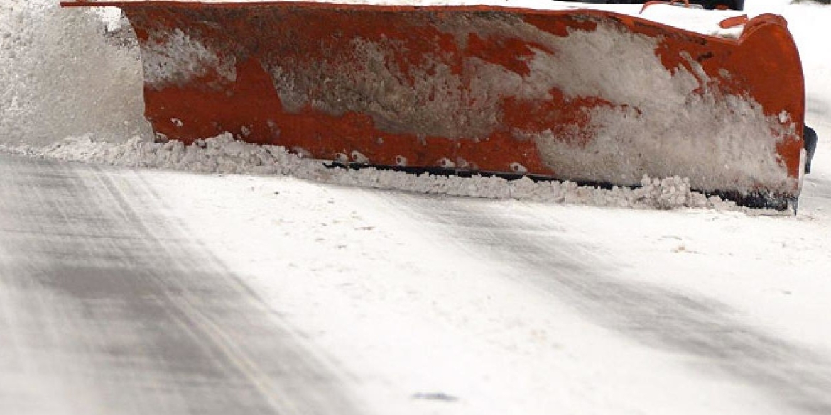 На Вінниччині для розчистки доріг від снігу вигнали 100 одиниць спецтехніки