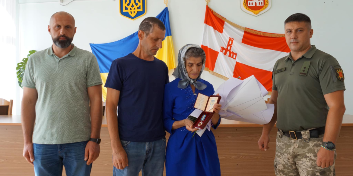 На Вінниччині мати Героя отримала посмертну нагороду сина
