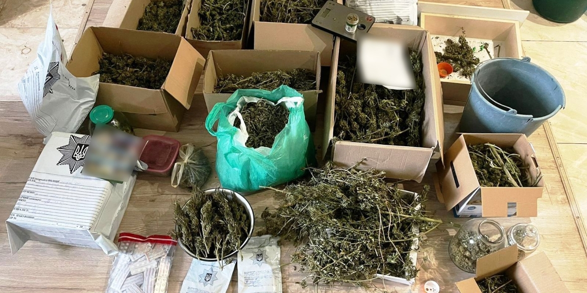 На Вінниччині наркоторговець зберігав удома наркотиків на 8 мільйонів гривень