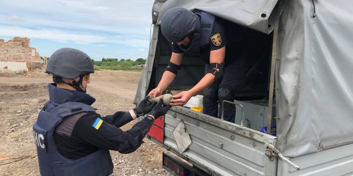 На Вінниччині сапери знищили артилерійські снаряди та авіаційну бомбу