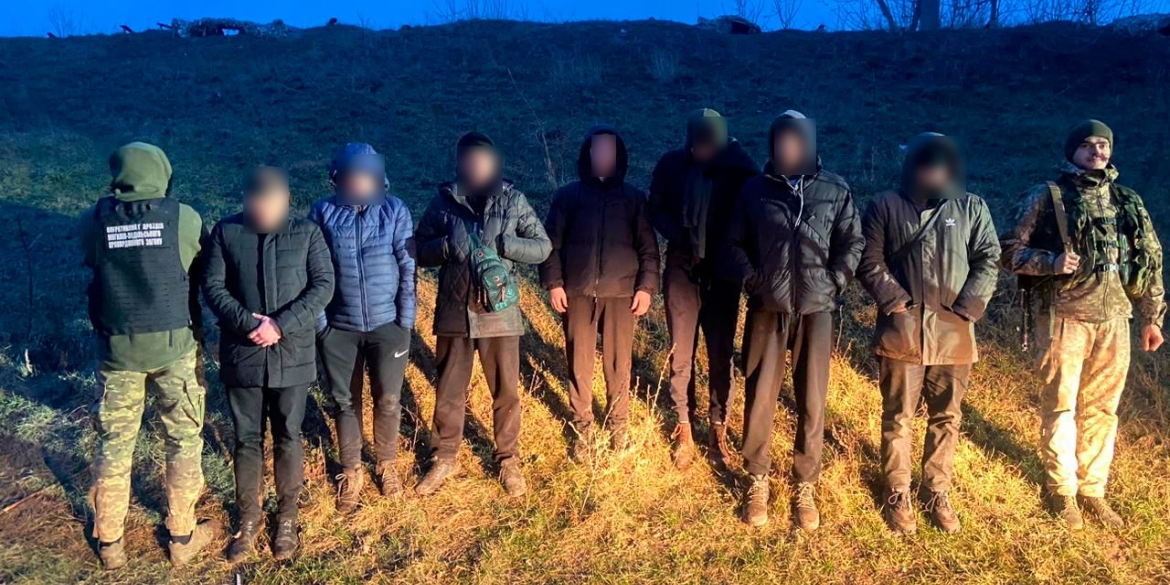 На Вінниччині затримали сімох чоловіків, які хотіли незаконно перетнути кордон