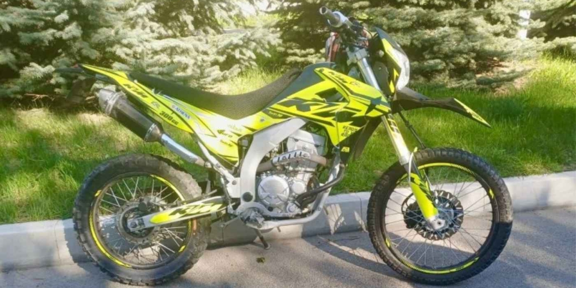 На Вінниччині 15-річний байкер збив сестер-школярок одна дівчинка у лікарні