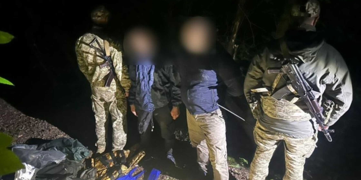 На Вінниччині двоє чоловіків намагалися «в ластах» переплисти Дністер