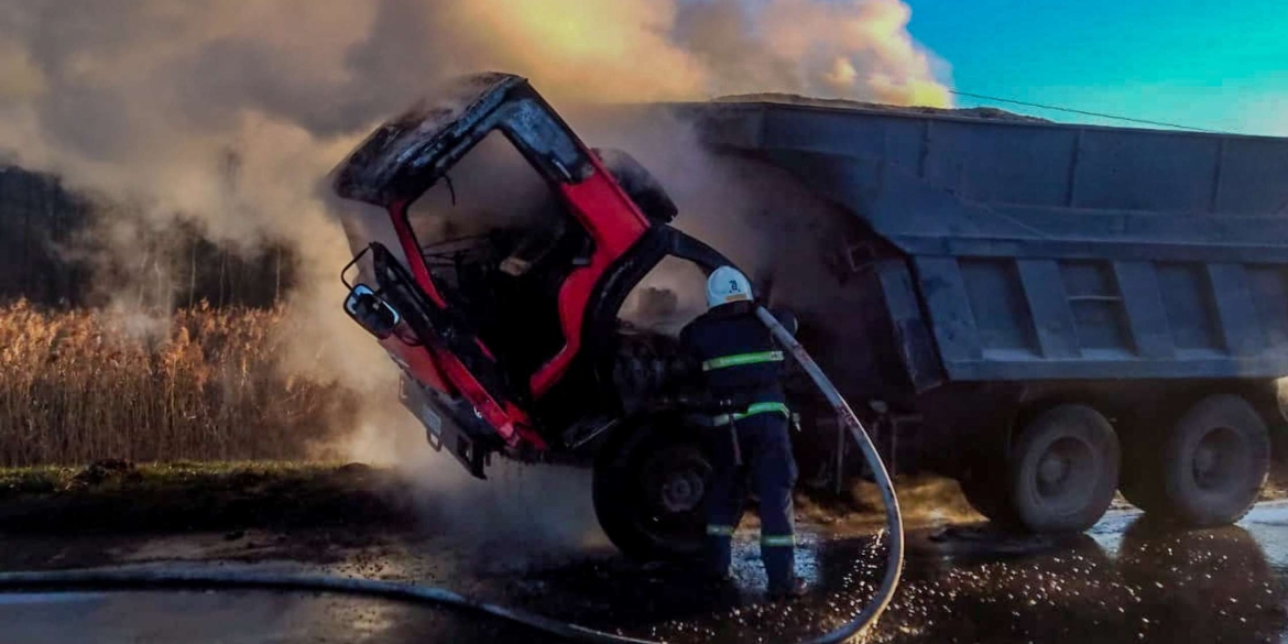 На Вінниччині горіла вантажівка та три заклади харчування