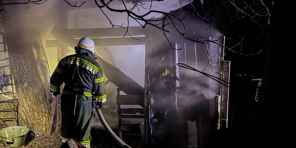 На Вінниччині горіли житлові будинки, гаражі та господарські споруди