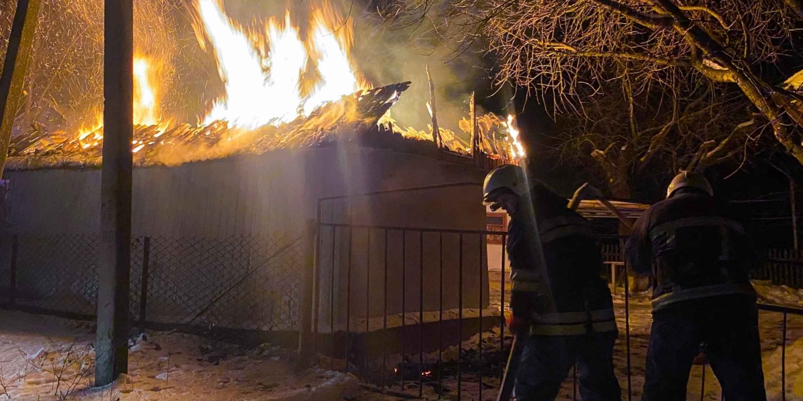 На Вінниччині горів мотель, рятувальники евакуювали 22 людини
