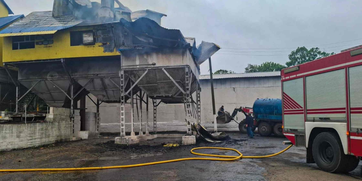 На Вінниччині горів зерноочисний комплекс