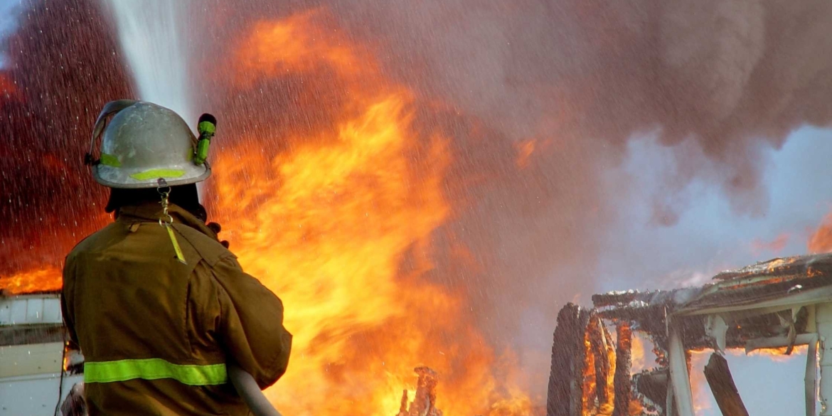 На Вінниччині горів житловий будинок - травмовані дві людини