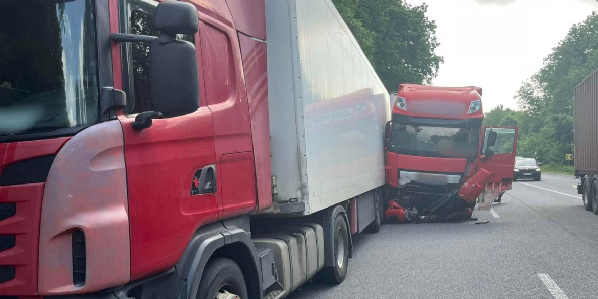 На Вінниччині на трасі зіткнулись два автопоїзди та легковик — три учасники аварії загинули