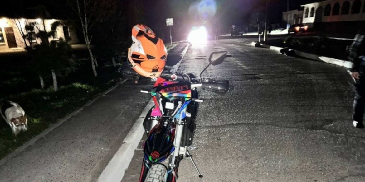 На Вінниччині 8-річний велосипедист опинився в лікарні після зустрічі з юним байкером