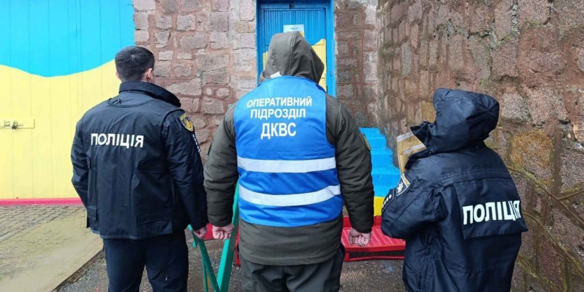 На Вінниччині обшуки викрили аферистів, які діяли з місць позбавлення волі