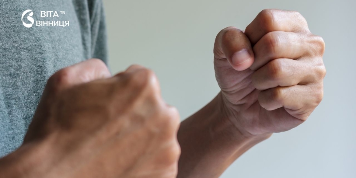 На Вінниччині п'яниця побив кулаками 25-річну дівчину й втік потерпіла померла в лікарні