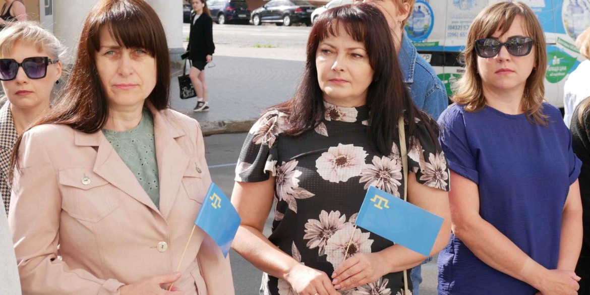 На Вінниччині підняли кримськотатарський прапор