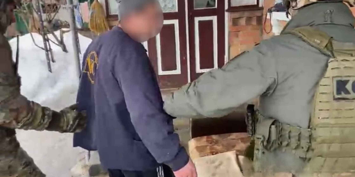 На Вінниччині підозрюваний зустрів поліцію з зарядженою рушницею