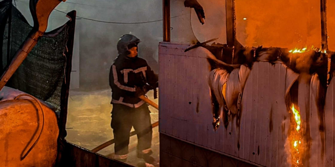 На Вінниччині рятувальників викликали на пожежу, яка сталась на фермі