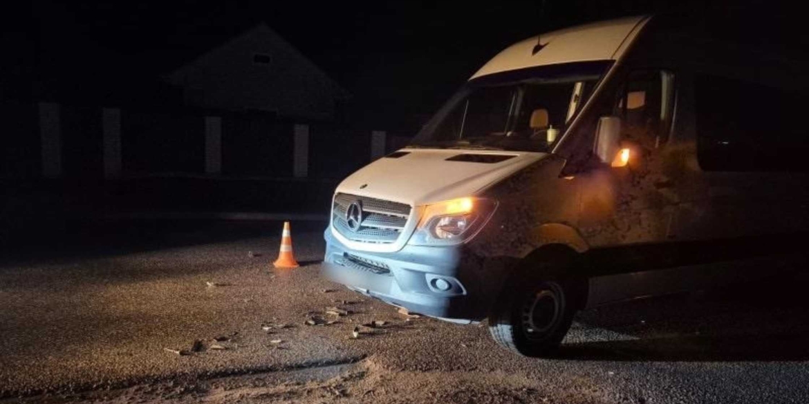 На Вінниччині скутер зіткнувся із вантажівкою – водія двоколісного госпіталізували 