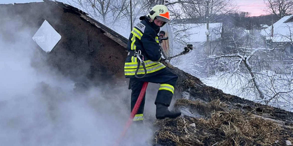 На Вінниччині у ранковій пожежі згоріла тонна сіна 