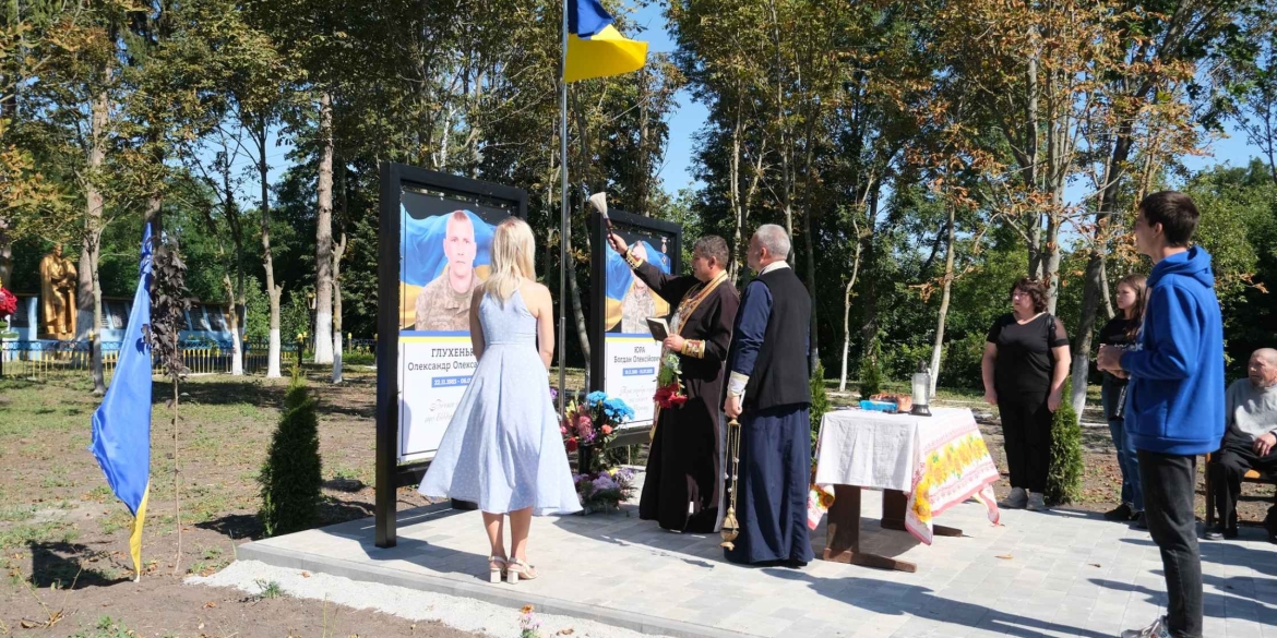 На Вінниччині відкрили ще одну стелу пам'яті загиблим воїнам-землякам