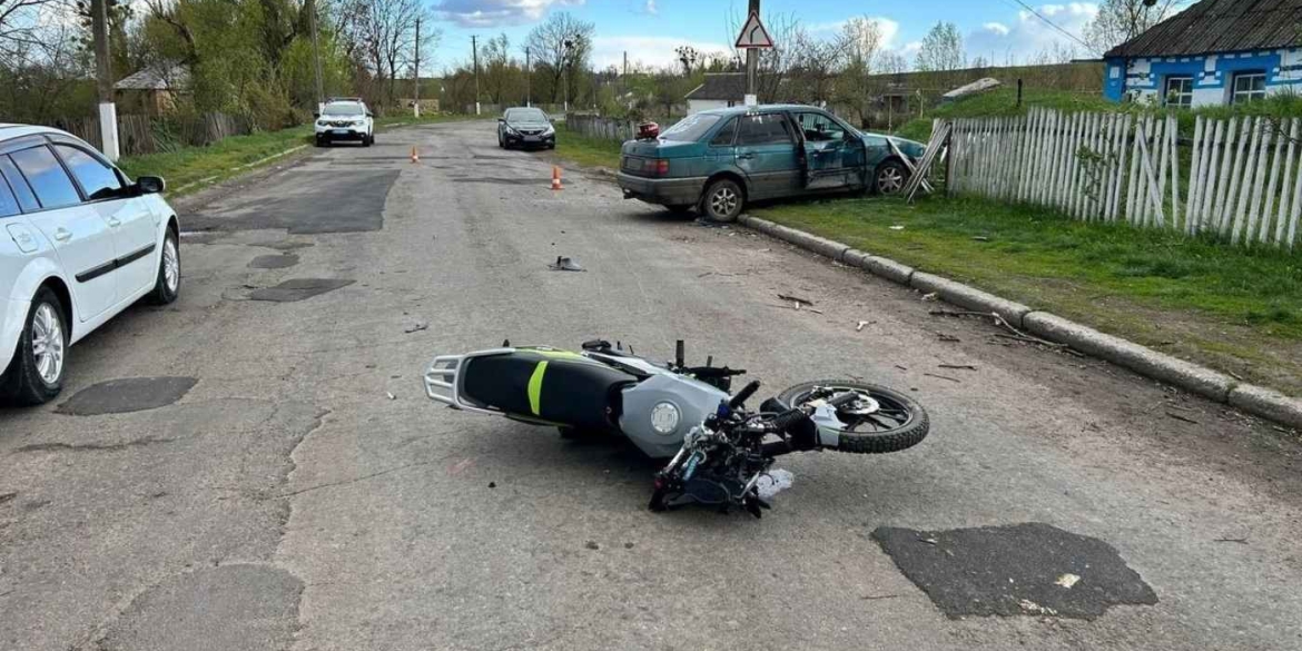 На Вінниччині водій, якого раніше вже судили за нетверезу їзду, збив підлітка на мотоциклі