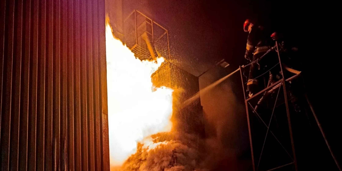 На Вінниччині вогонь охопив приміщення келії Свято-Михайлівського собору