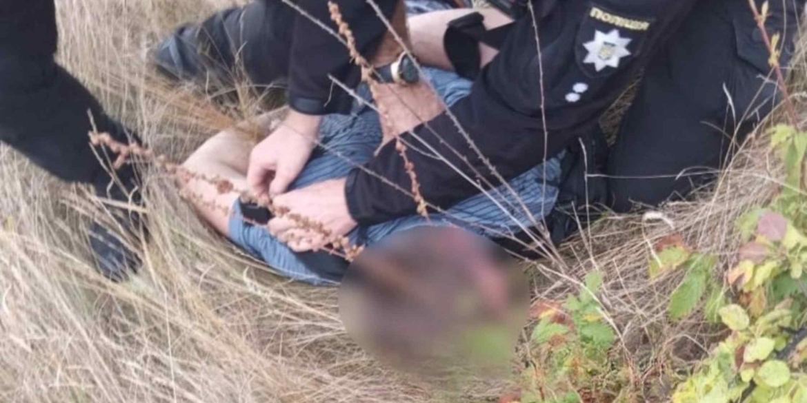 На Вінниччині вранці знайшли тіла двох школярів з ножовими пораненнями