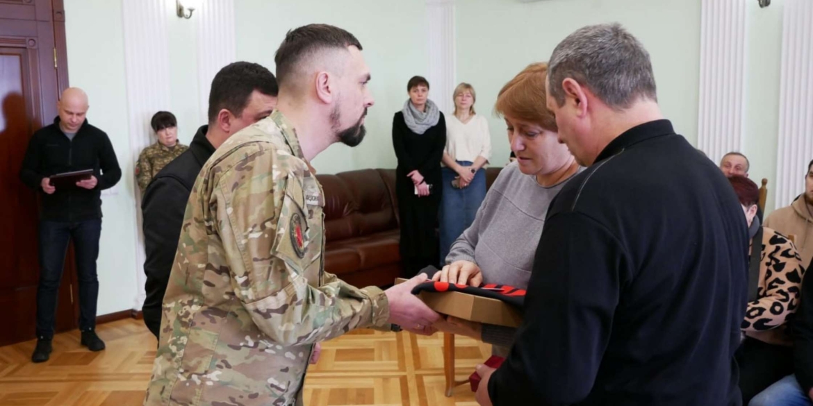 На Вінниччині вручили посмертні нагороди рідним шести полеглих Героїв