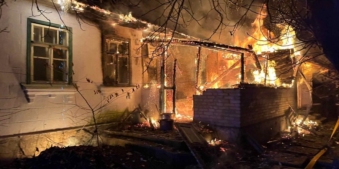 На Вінниччині з задимленого помешкання надзвичайники вивели 40-річну жінку