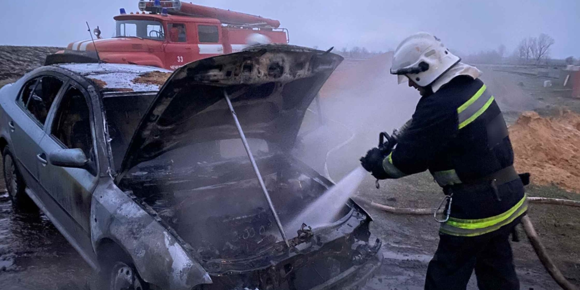 На Вінниччині згоріло авто, будинки та гаражі